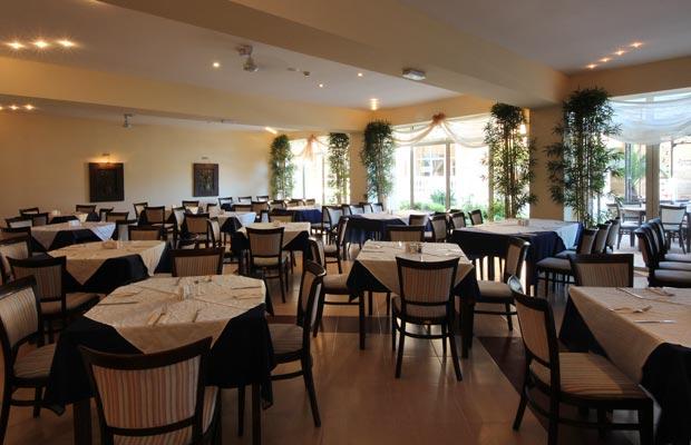 אלניטה Andalucia Beach Hotel מראה חיצוני תמונה
