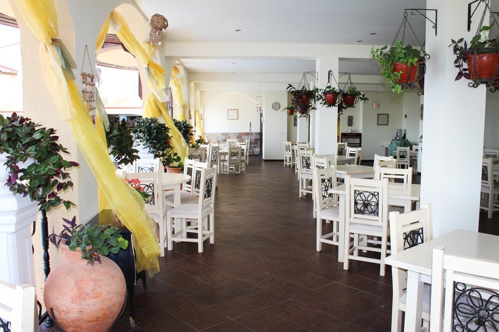 אלניטה Andalucia Beach Hotel מראה חיצוני תמונה