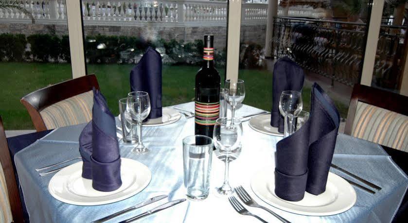 אלניטה Andalucia Beach Hotel מראה חיצוני תמונה